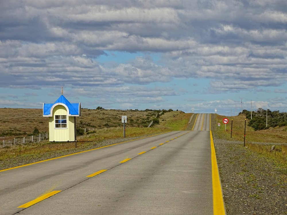 DSC03675BusStopCastle.JPG