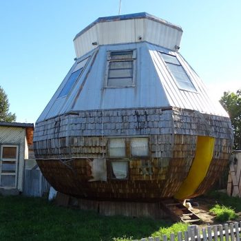 A house shaped like a cup of mate, found in Cochrane, Chile.