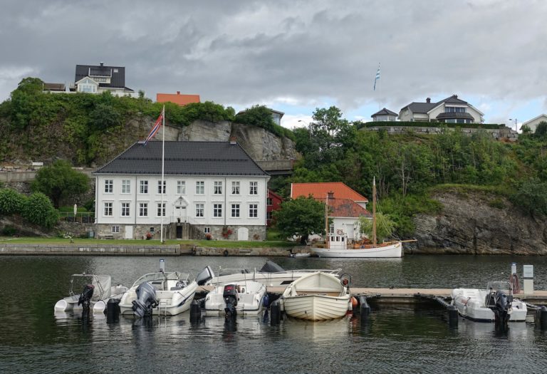 Photo of the summer palaces of Breivik, Norway.
