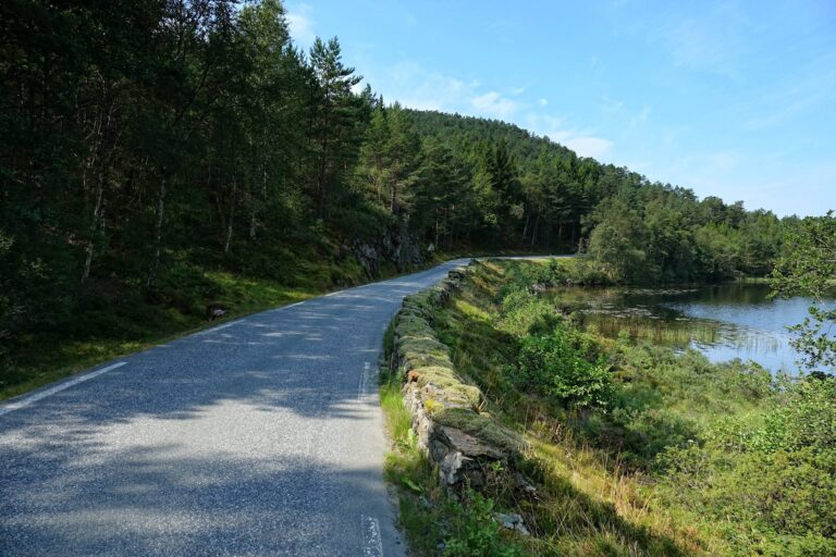 Photo of old road on Tysnesøya, Norway.