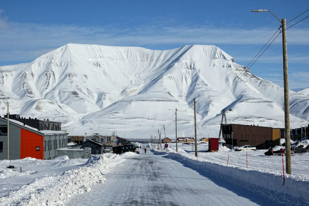Photo of Hiorthfjellet from Longyearbyen, Svalbard