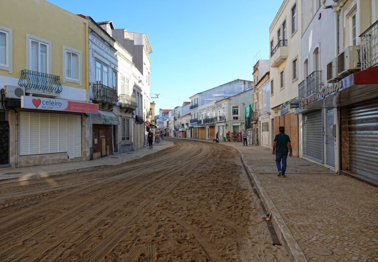 Photo of streets in Vila Franca de Xira, covered in sand in anticipation of bullrunning.